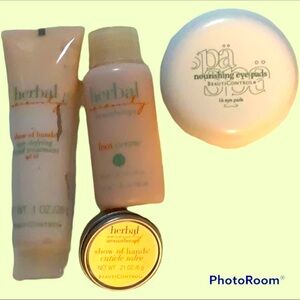 Head to Toe Travel Set, 4 pc. Travel size. In black zip case with handle, NWT,